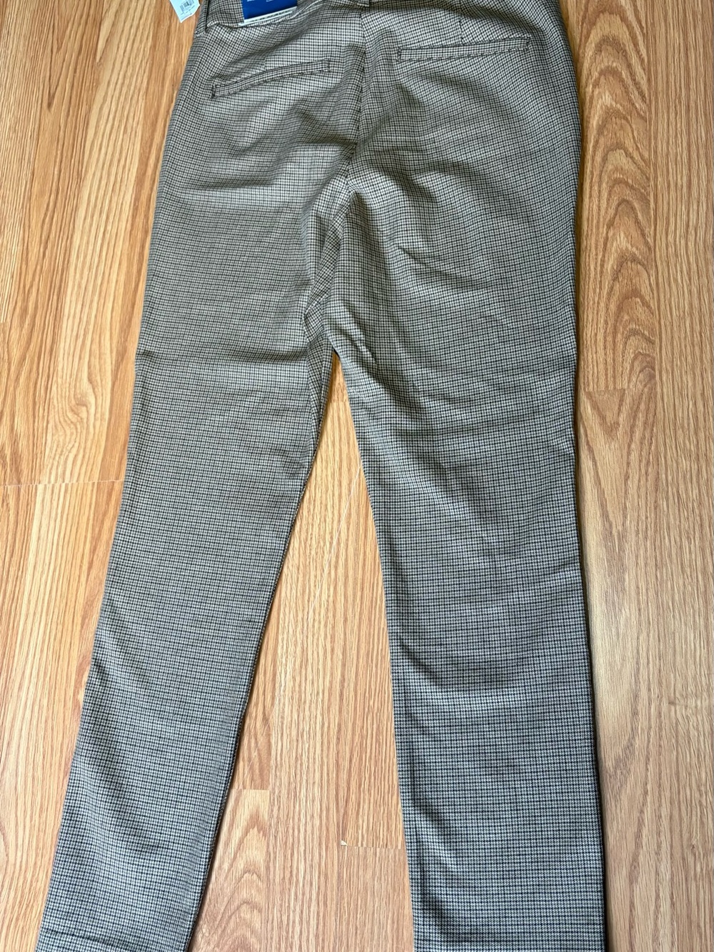 Old Navy Women's Brown Plaid Slim Pants - Picture 6 of 8